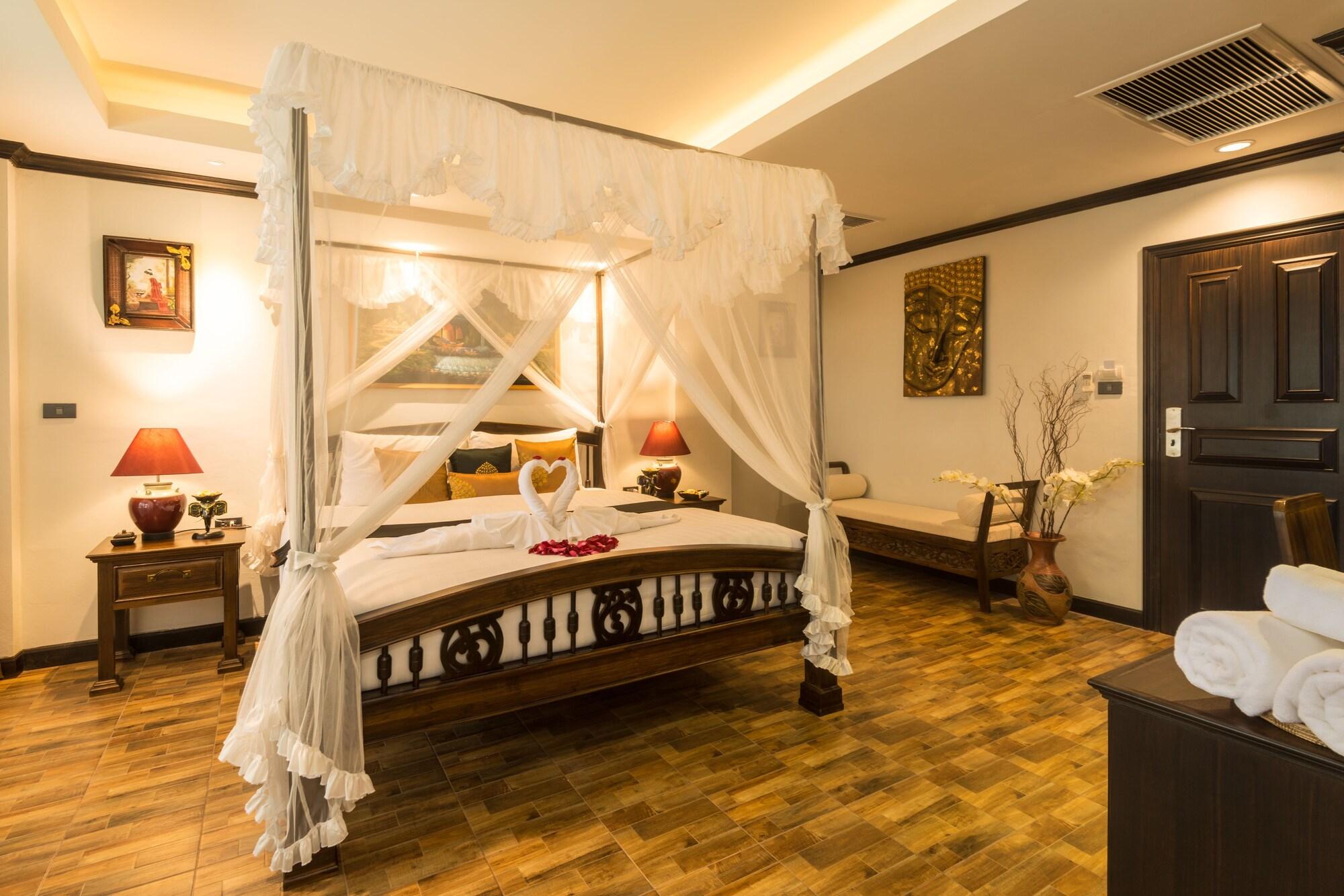Tanawan Phuket Hotel Exterior photo