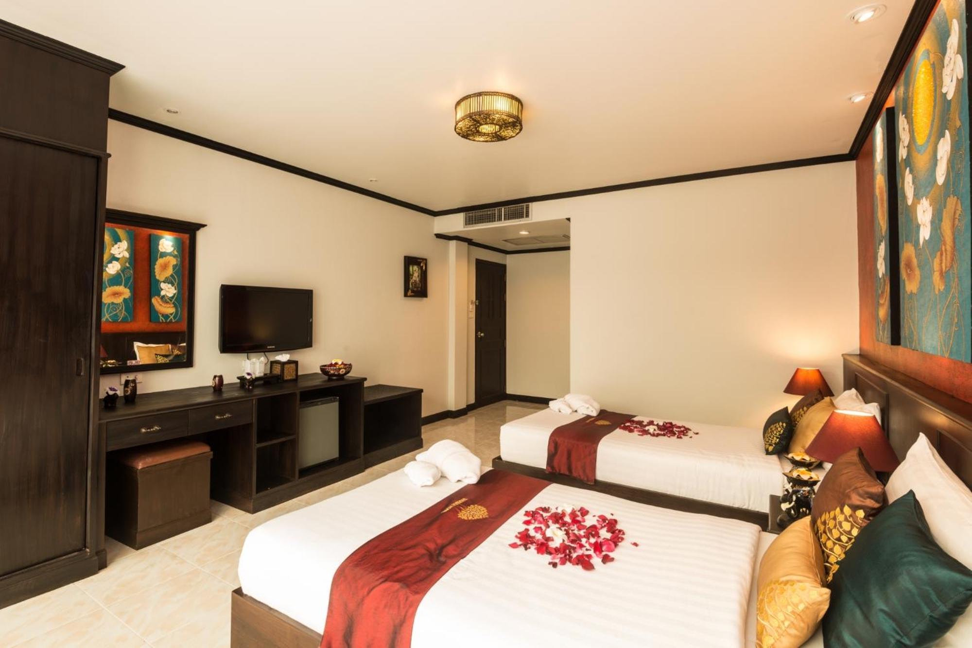 Tanawan Phuket Hotel Exterior photo