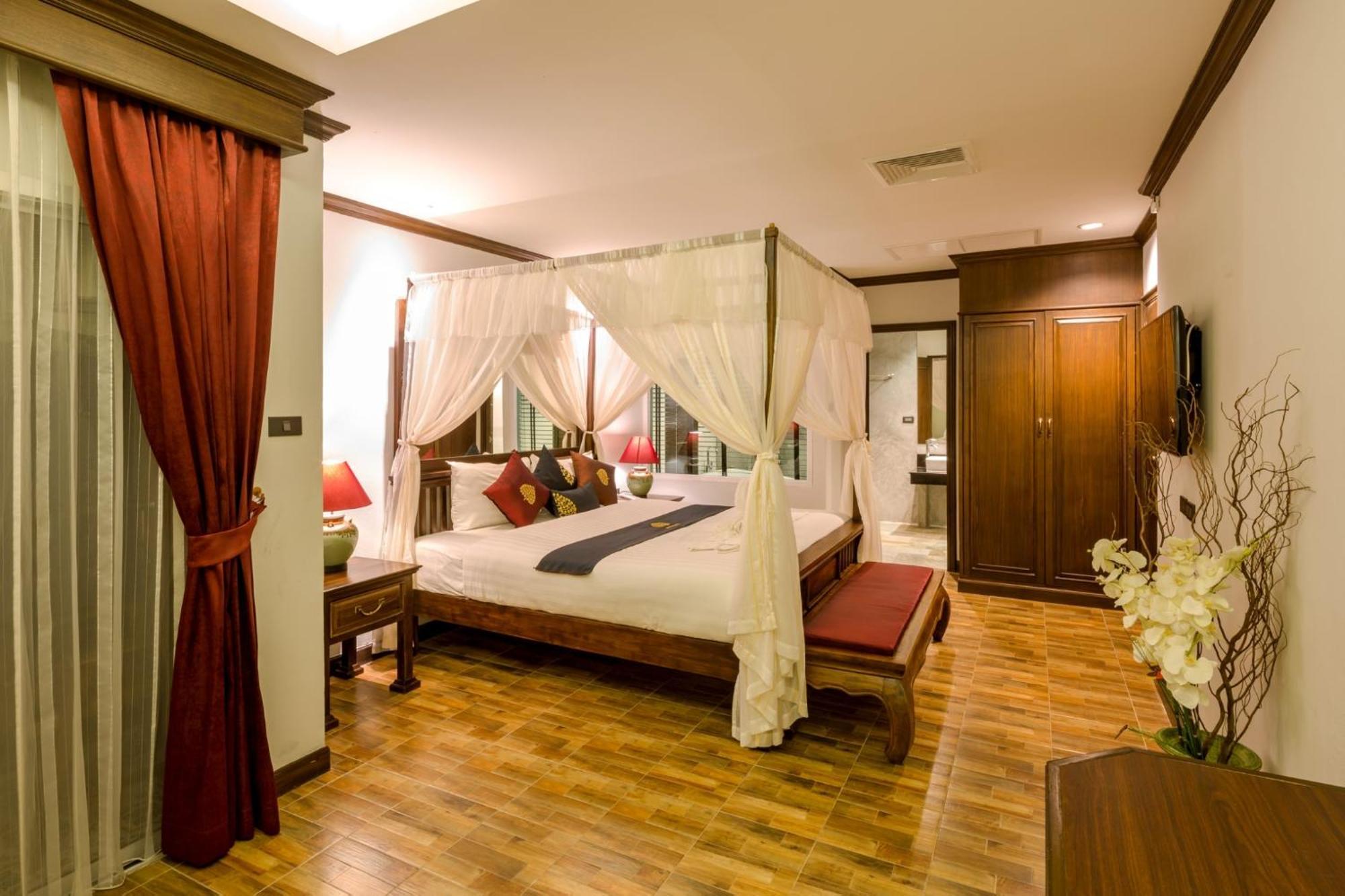 Tanawan Phuket Hotel Exterior photo
