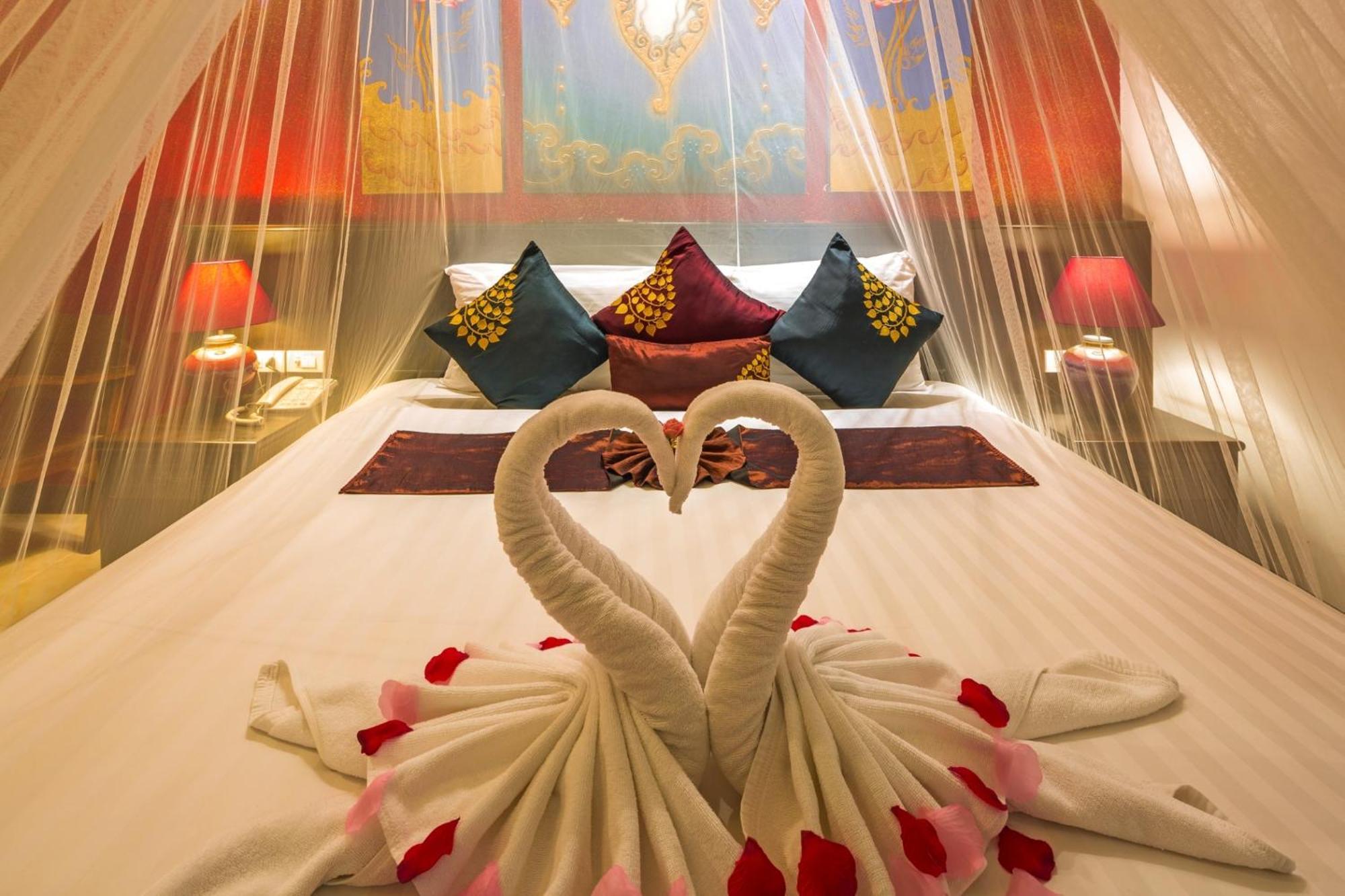 Tanawan Phuket Hotel Exterior photo
