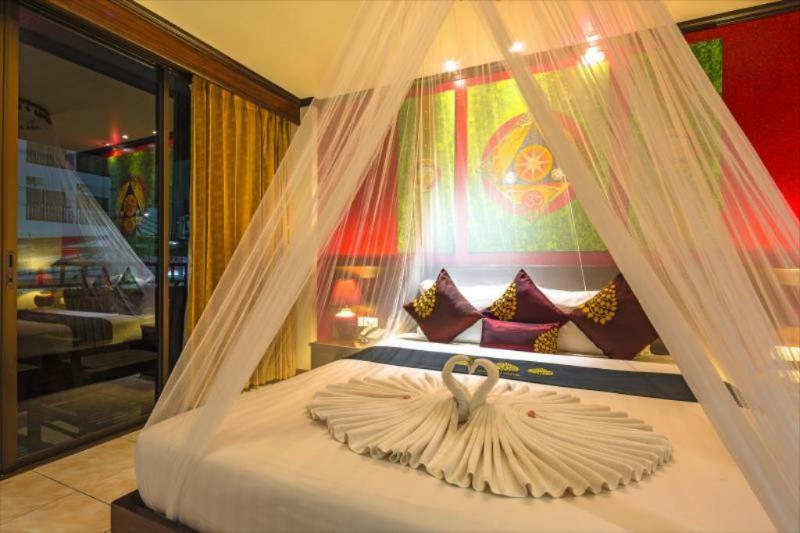 Tanawan Phuket Hotel Exterior photo