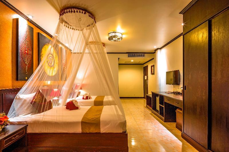 Tanawan Phuket Hotel Exterior photo