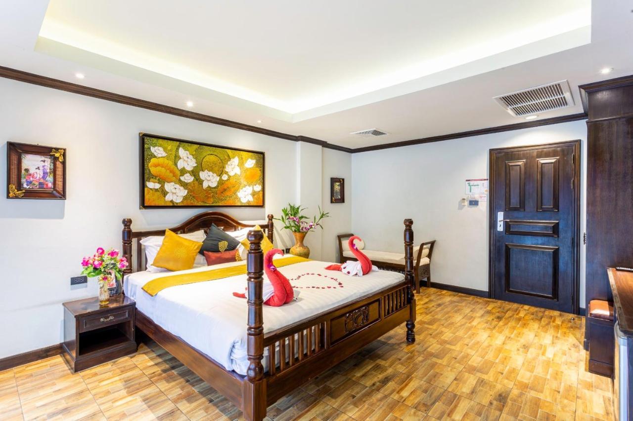 Tanawan Phuket Hotel Exterior photo